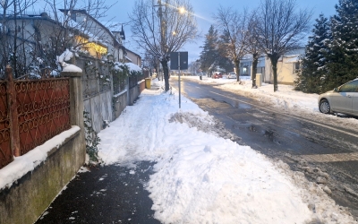 Aproape 400 de sibieni vor fi amendați pentru că n-au curățat trotuarele în primele trei zile cu ninsoare din 2026. Deszăpezirea efectuată de Soma, verificată și prin GPS