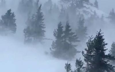 Cod portocaliu de viscol la munte, la peste 1.700m altitudine. ISU Sibiu: Evitați deplasările în zona montană