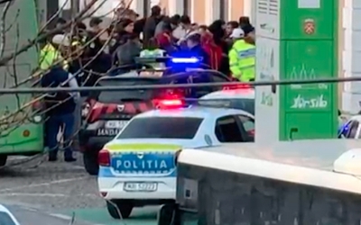 Scandal la gara din Sibiu : doi tineri au fost amendați cu câte 200 de lei