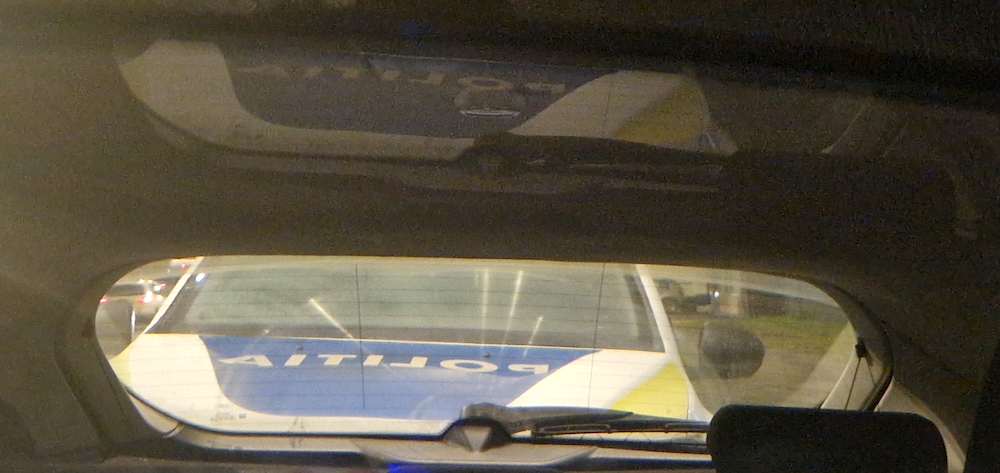 Mașină găsită de Poliție cu partea din față în șanț, la ora 4 dimineața, pe DN 14. După ce au identificat șoferul, polițiștii l-au reținut