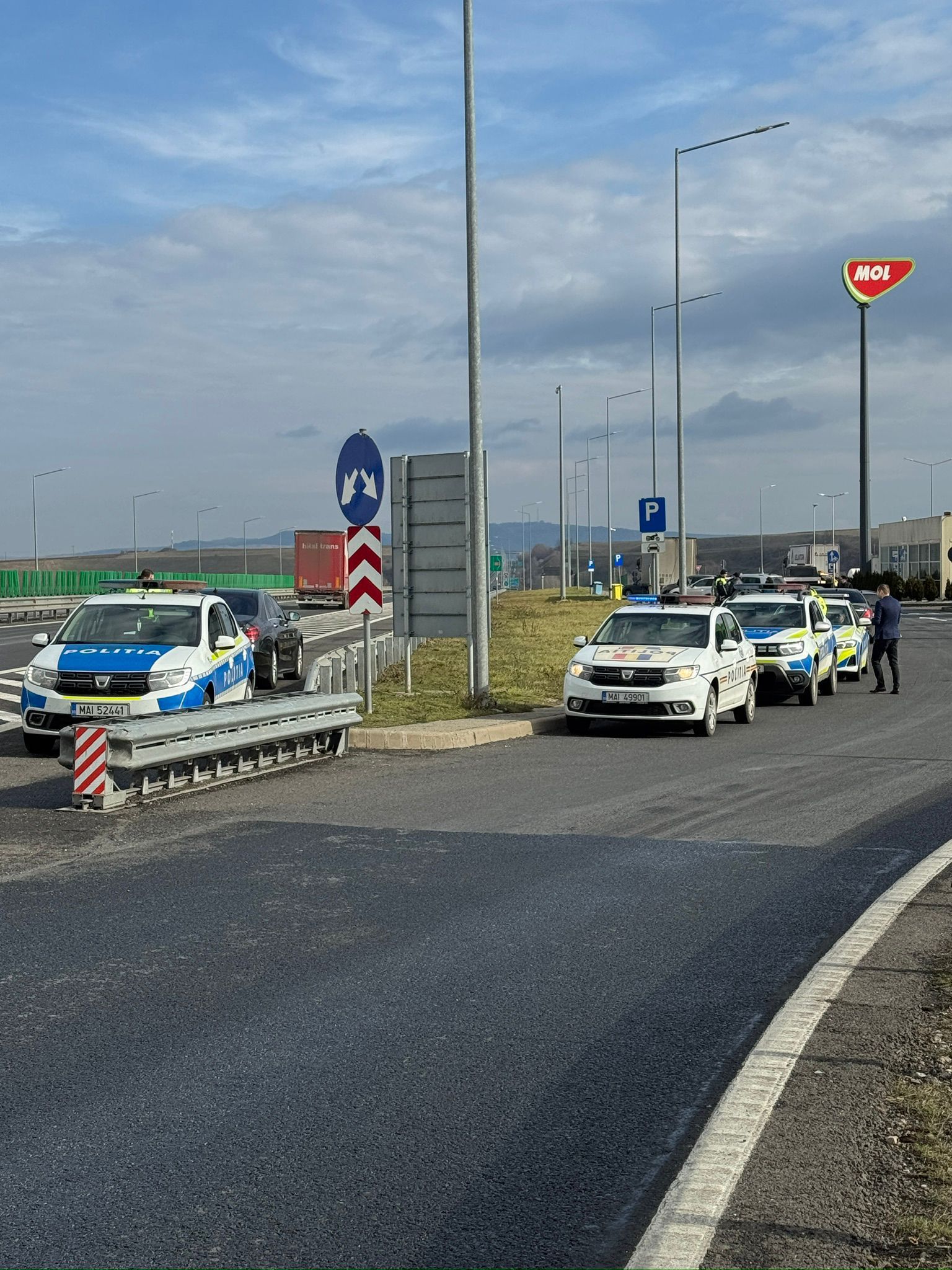 250 de mașini oprite, 230 de amenzi. Polițiștii sibieni au dat amenzi de peste 130 de mii de lei șoferilor care au circulat în weekend pe autostradă