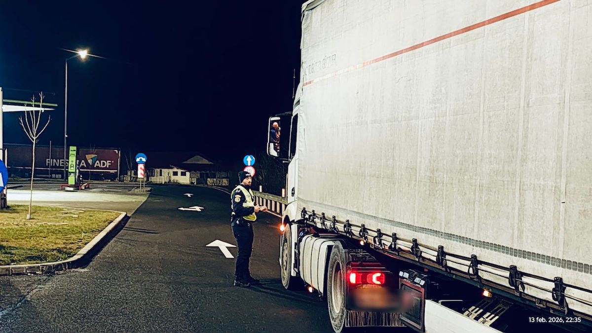 75 de amenzi în valoare de peste 81.000 de lei, date de polițiști pe Autostrada A1, în weekend