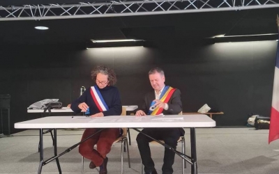 Rășinari s-a înfrățit cu localitate Saint-Armel din Franța: „Nu este doar un document semnat, ci o promisiune de colaborare, de schimburi culturale și de legături trainice”