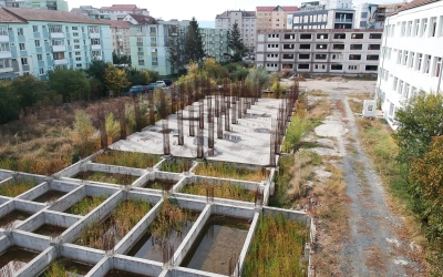 Procesul după care așteaptă noul Liceu de Artă al Sibiului amânat iar: în mai aflăm ce spun experții despre ceea ce s-a construit până acum șase ani