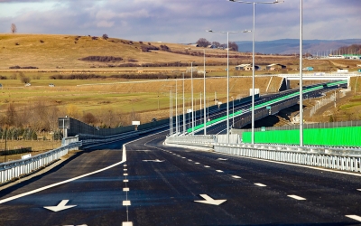 Autostrada va apropia Sibiul de București, înaintea Brașovului. Apar primele temeri dinspre brașoveni; beneficii economice și turistice pentru sibieni
