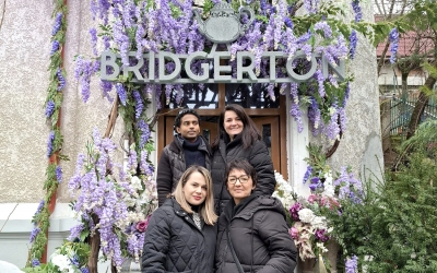 Sibianca Ioana Nechifor a realizat o parte a decorului de la Balul Bridgerton din București: „Un astfel de proiect este o împlinire a multor ani de experiență și pregătire continuă”