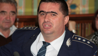 Salvador Caragea, fost șef al Centrului Chinologic Sibiu, numit administrator special la UM Sadu (Gorj). La Sibiu a fost acuzat că a ordonat legarea câinilor în lanțuri