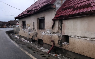 Imagini video cu răsturnarea cisternei cu gaz din Scoreiu. Locuitor: „M-am îmbrăcat, am luat portofelul și am fugit. Nu vreau să mai trăiesc așa ceva”