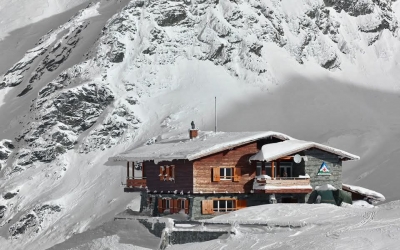 CJ actualizează bugetul pentru refugiul turistic din Munții Lotru. Lucrarea va costa 1,3 milioane lei