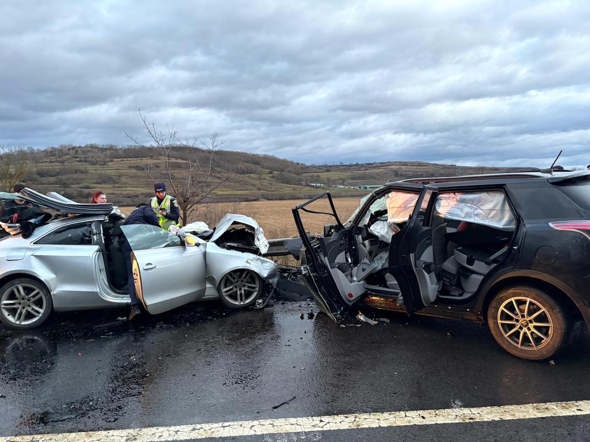 Fata de 15 ani rănită grav în accidentul de pe DN14 a fost operată noaptea trecută. Este internată la Terapie Intensivă