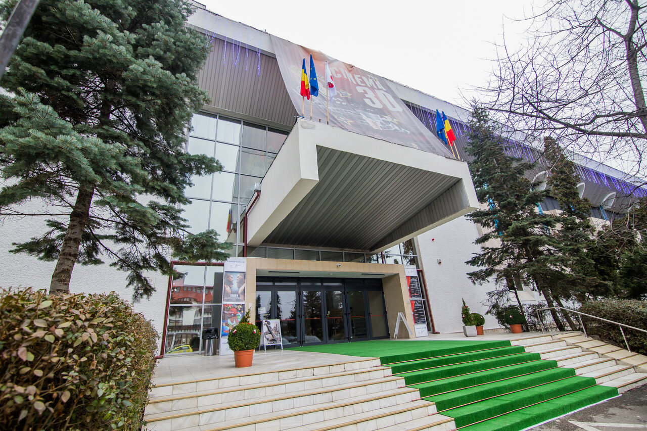 Cadou de 8 Martie pentru sibience: Centrul Cultural Ion Besoiu oferă 8 zile de filme gratuite: Ne-am bucura să vedem cât mai multe mame, bunici, fiice, colege, grupuri care vin împreună