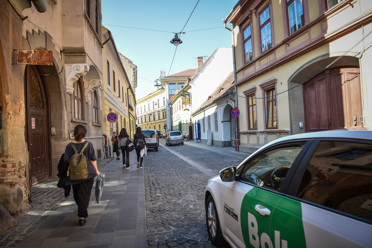 Șoferii de Uber și Bolt cer Guvernului să nu mai fie sancționați dacă refuză curse. Șofer sibian: Nu pot să fac o cursă de 7 kilometri pe 9 lei. Refuzăm din cauza curselor prea ieftine