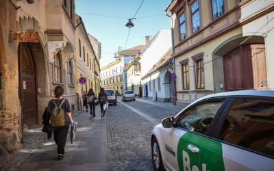 Știrile zilei: Șoferii de Uber și Bolt cer Guvernului să nu mai fie sancționați dacă refuză curse, Compa Sibiu închide anul 2025 pe pierdere, cadou de 8 Martie pentru sibience