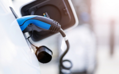 ANALIZĂ Sibiul, în topul județelor cu cele mai multe mașini electrice. Avem o mașină electrică la 290 de locuitori. În doar 6 județe din țară sunt mai multe mașini pe benzină, decât diesel