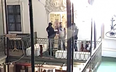 Clubul din Casa Michael Brukenthal funcționează fără acord din 2023. Poliția a sancționat patronul de 17 ori și a deschis mai multe dosare penale