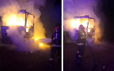 Camion incendiat la Copșa Mică