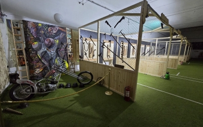 Știrile zilei: Un singur medic din Sibiu a fost de acord să opereze gratuit un om al străzii, maturizare a pieței imobiliare, primul club de aruncat cu topoare din România s-a deschis la Sibiu