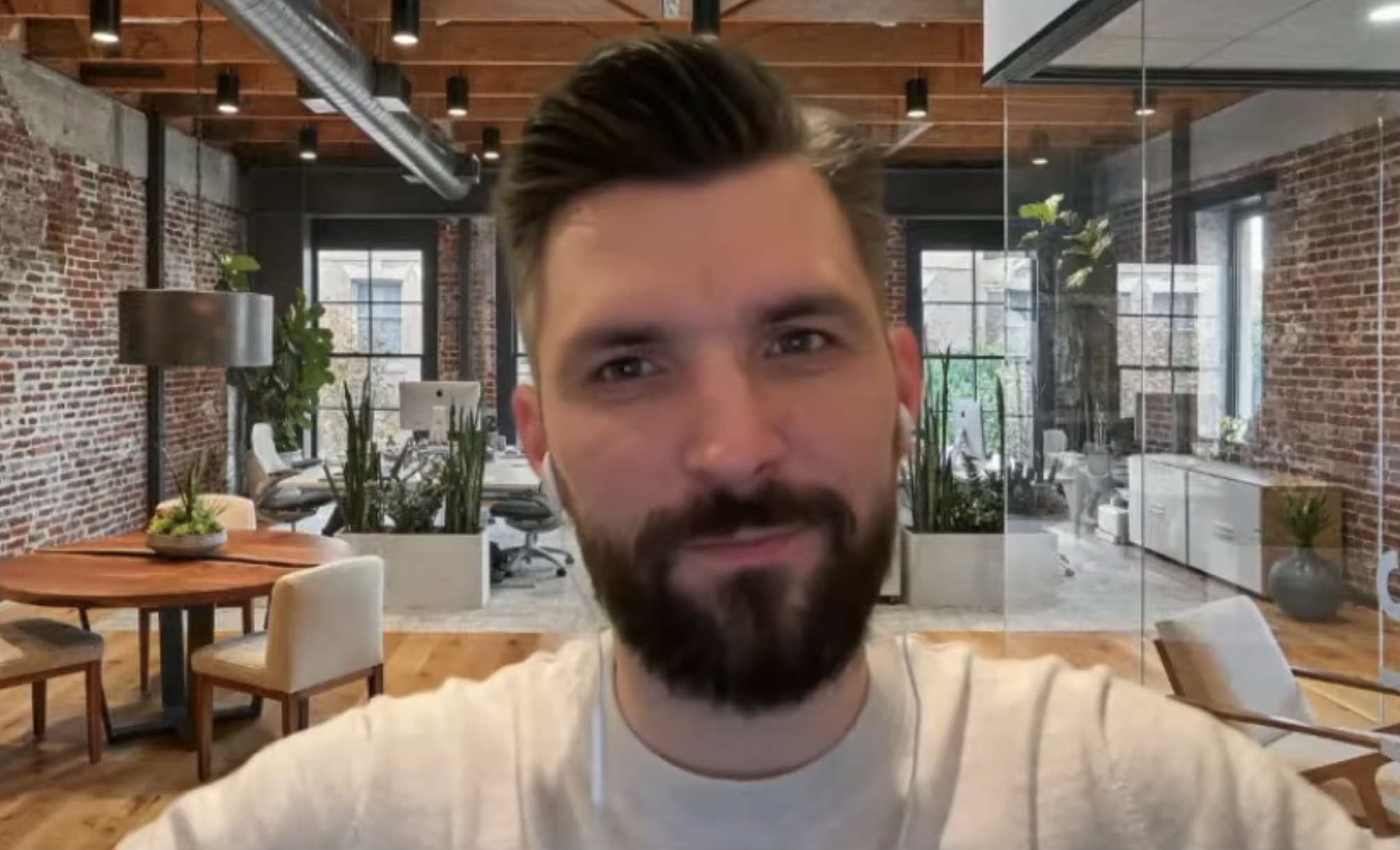 VIDEO Beniamin Mincu (MultiversX): ”Crypto, așa cum era până mai acum un an, este mort”. ”AI va absorbi majoritatea muncii pe care o știm azi”