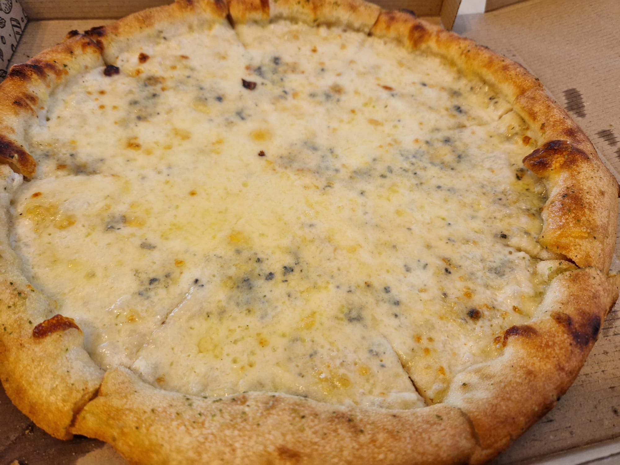 pizza quattro formaggi