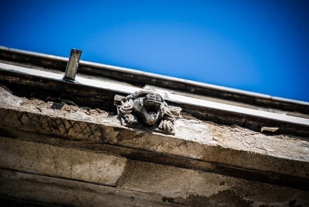 femeie omorata ornament cazut cladire (11) (Copy)