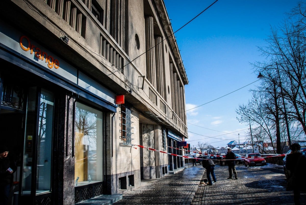 femeie omorata ornament cazut cladire (12) (Copy)