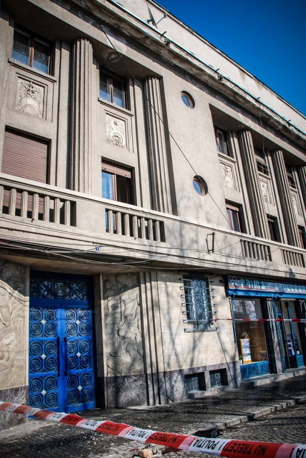 femeie omorata ornament cazut cladire (5) (Copy)