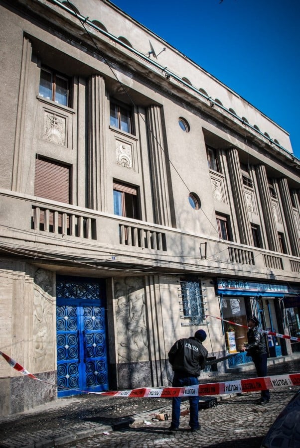 femeie omorata ornament cazut cladire (7) (Copy)