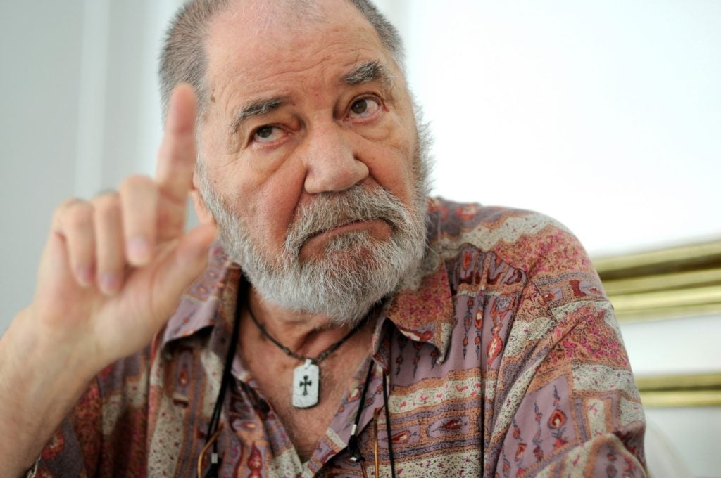 Actorul Ion Besoiu acorda un interviu in Sibiu, in 26 august 2009.