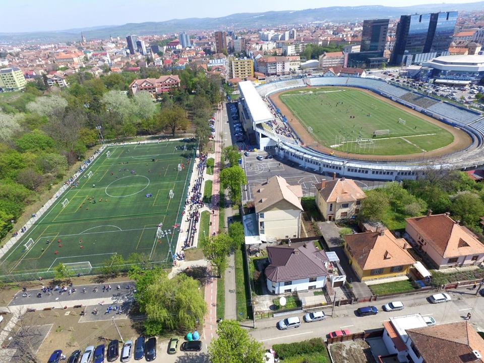cutiuta-teren-sport-sub-arini-stadion-foto-primaria-sibiu-uvy5