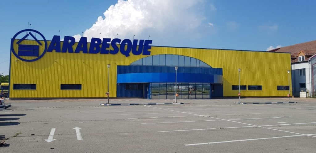 Fostul magazin Bricomat rămâne în administrarea celor de la Arabesque. Foto: arhiva turnulsfatului.ro