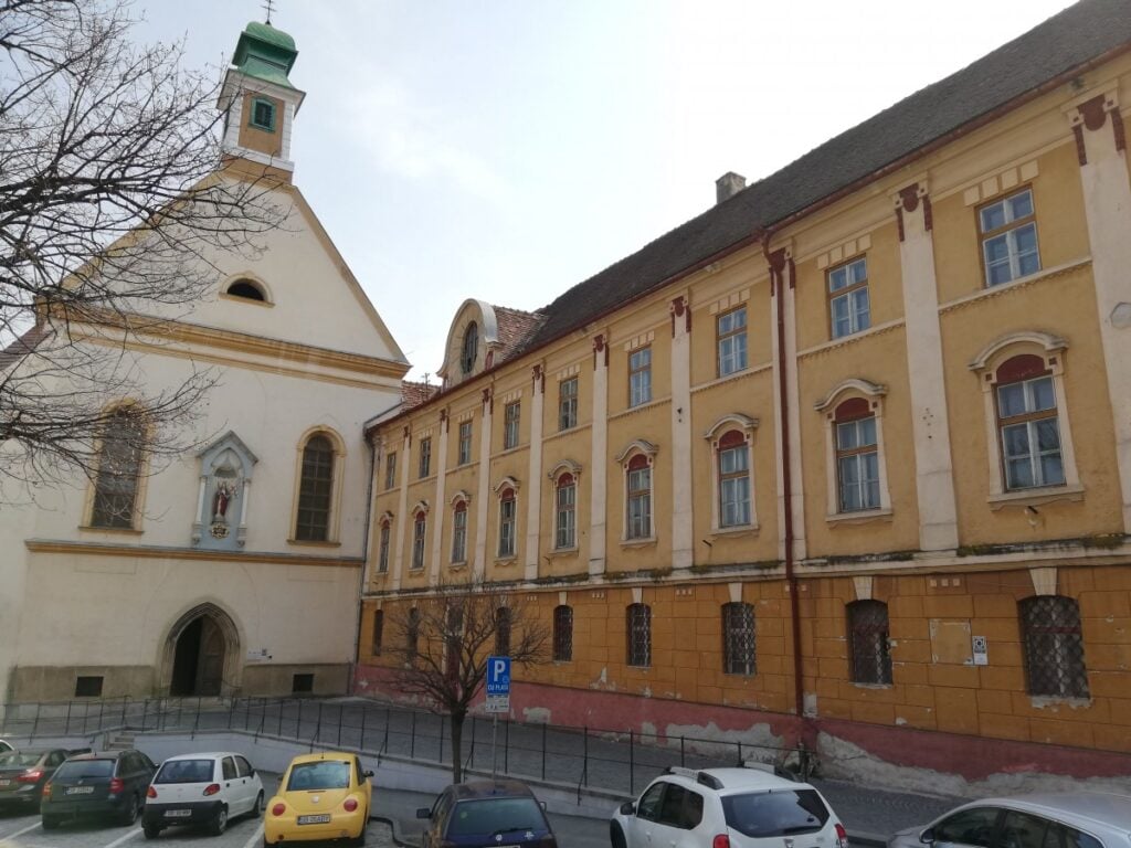 monument-cladire-ursuline-1-wozg