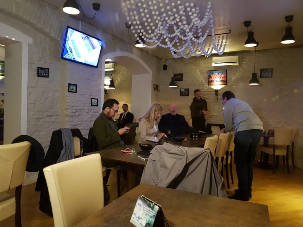 whatsapp-image-2019-05-08-at-22-48-29-bwr1