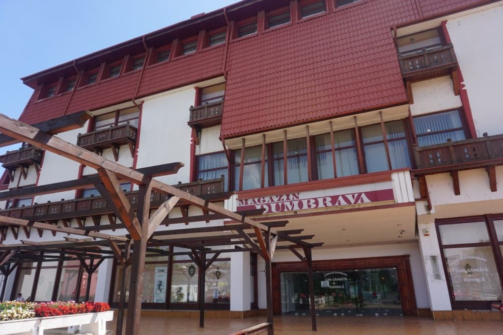 magazinul-dumbrava-1-crqu