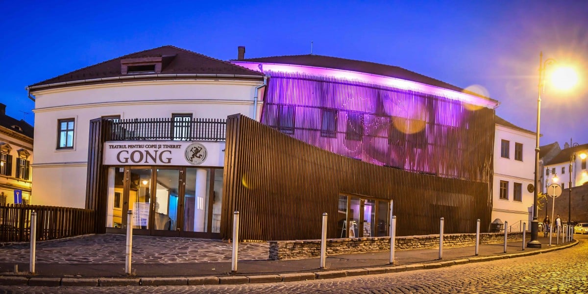 gong-exterior-foto-dragos-sumitru