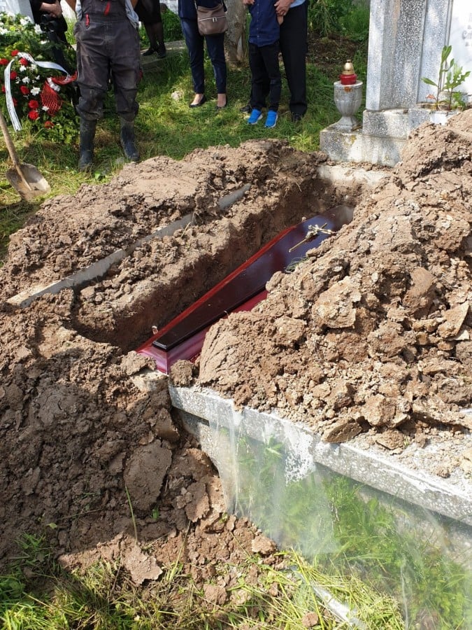 sicriu-cimitir-sibiu-hcyg