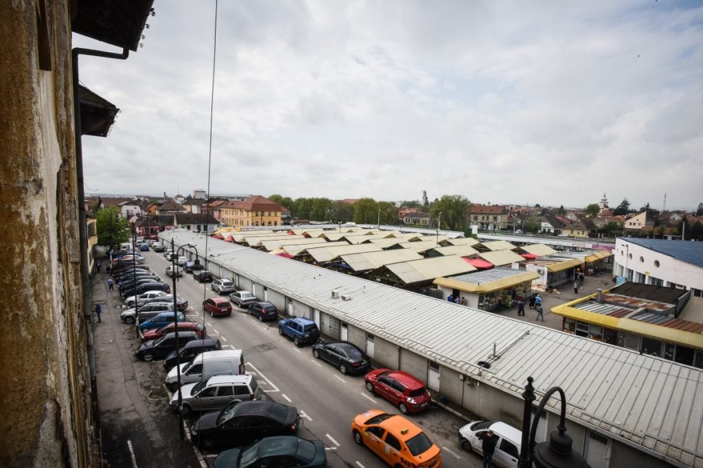 Strada Piața Cibin este propusă să devină pietonală. Foto: arhiva turnulsfatului.ro