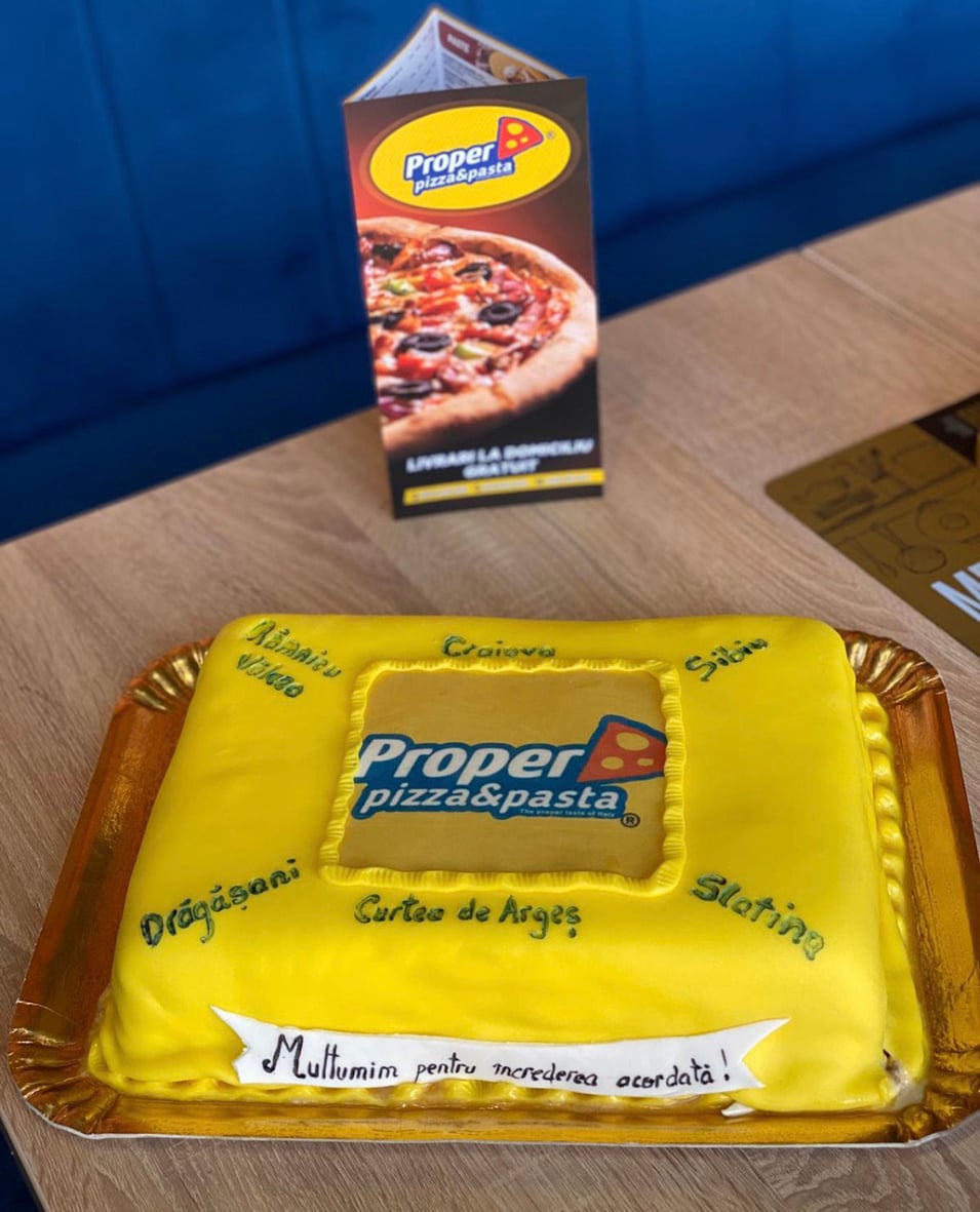 Proper pizza&pasta - singura pizzerie din Sibiu care pune la dispoziția clienților o bibliotecă