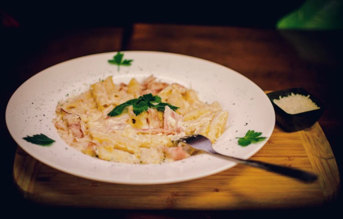 Proper pizza&pasta - singura pizzerie din Sibiu care pune la dispoziția clienților o bibliotecă