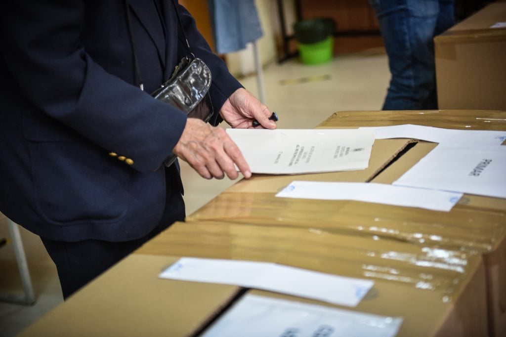 alegeri-locale-2020-vot-sectie-votare-31-lwzs