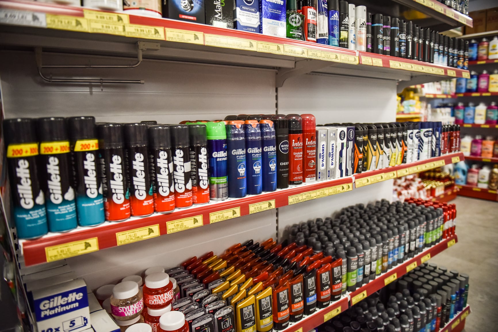 S-a deschis Hard Discount – afacere locală cu produse de curățenie și îngrijire la prețuri avantajoase