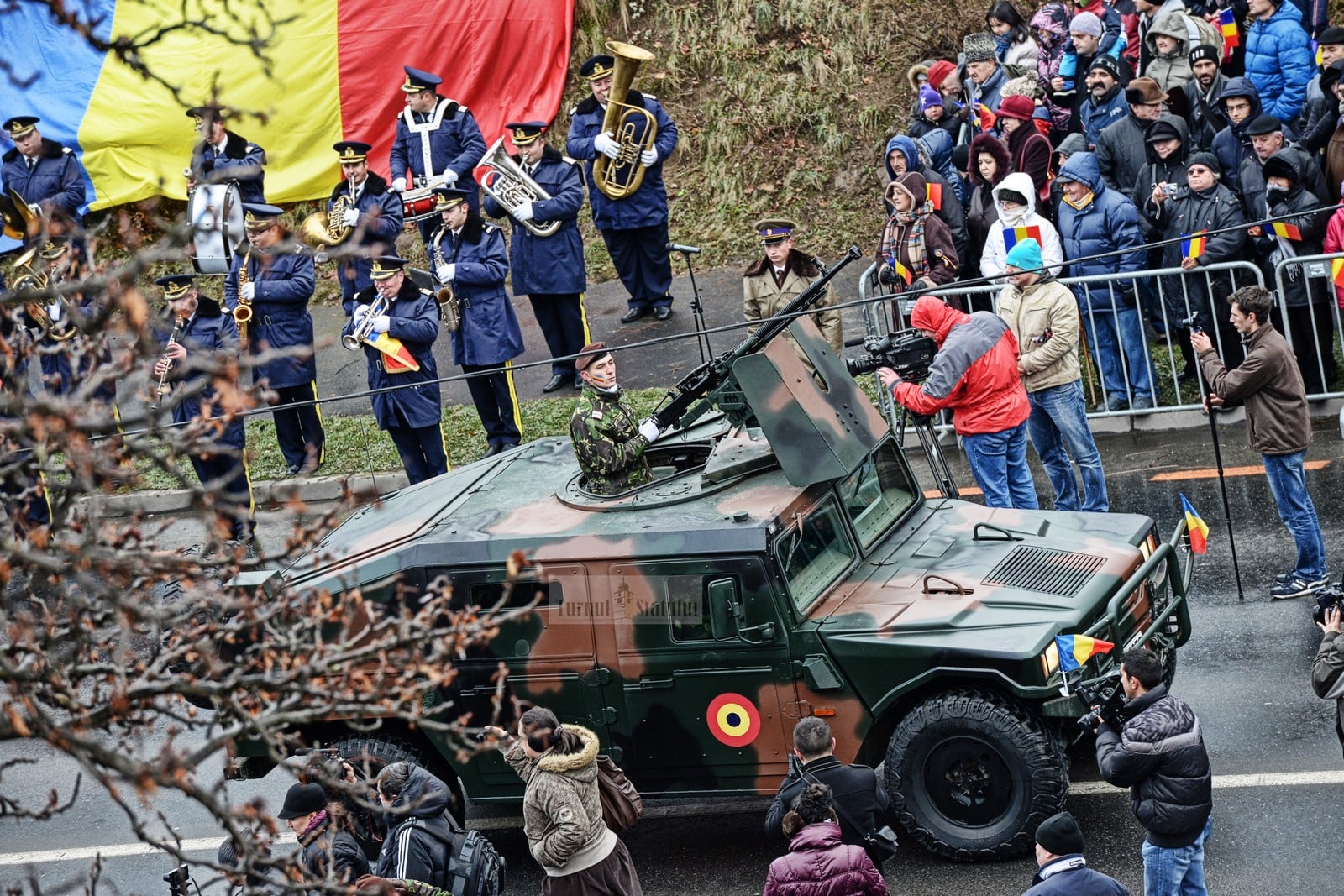FOTO VIDEO 1 Decembrie la Sibiu, când românii îl puteau celebra. De la Parada Centenarului, la cei 700 de copii care au cântat împreună