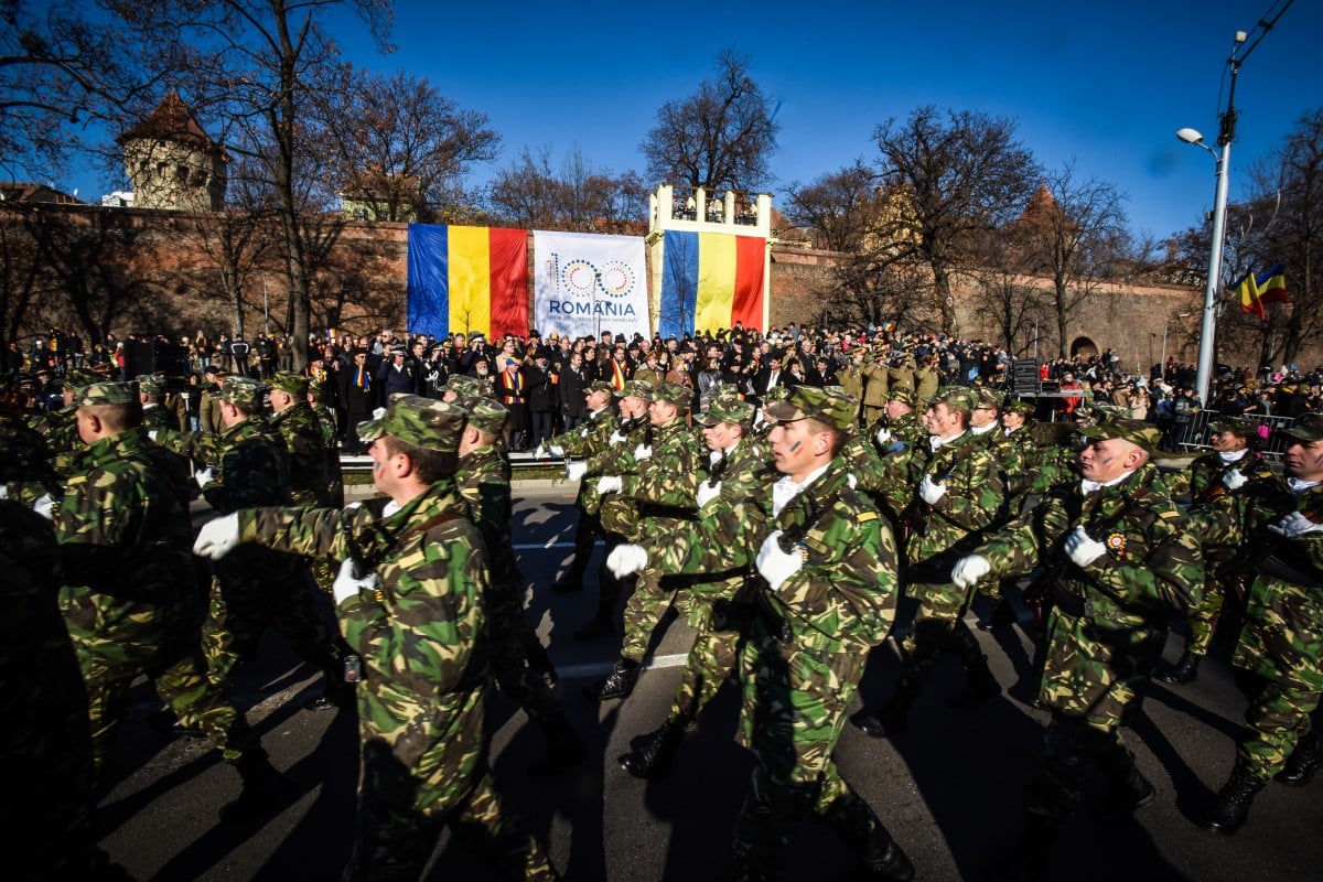 FOTO VIDEO 1 Decembrie la Sibiu, când românii îl puteau celebra. De la Parada Centenarului, la cei 700 de copii care au cântat împreună