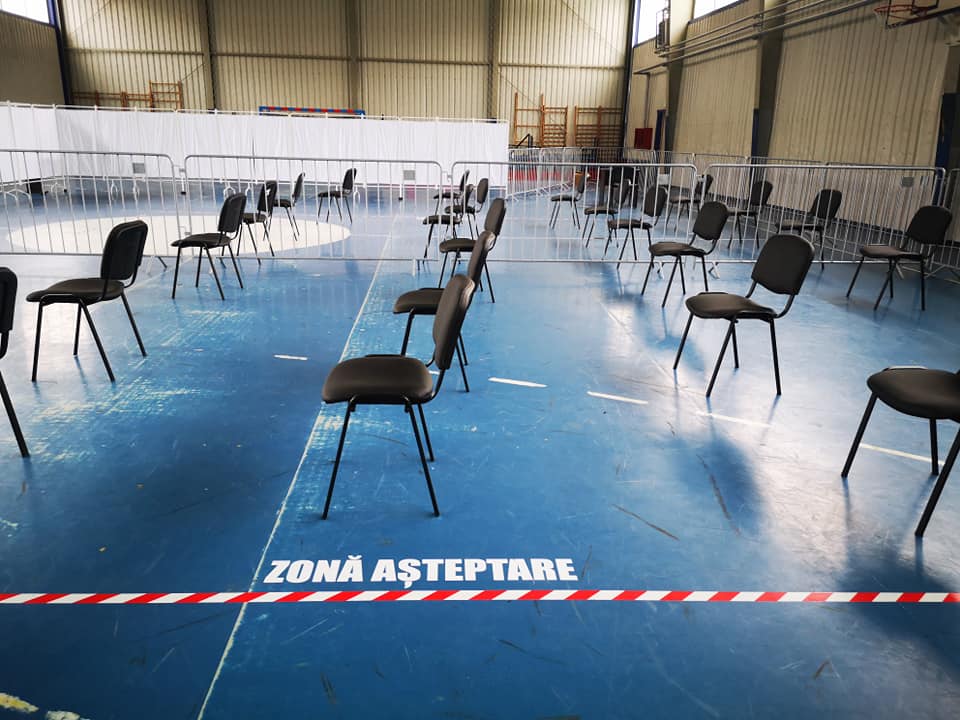 FOTO Primele imagini dintr-un centru de vaccinare în masă din Sibiu