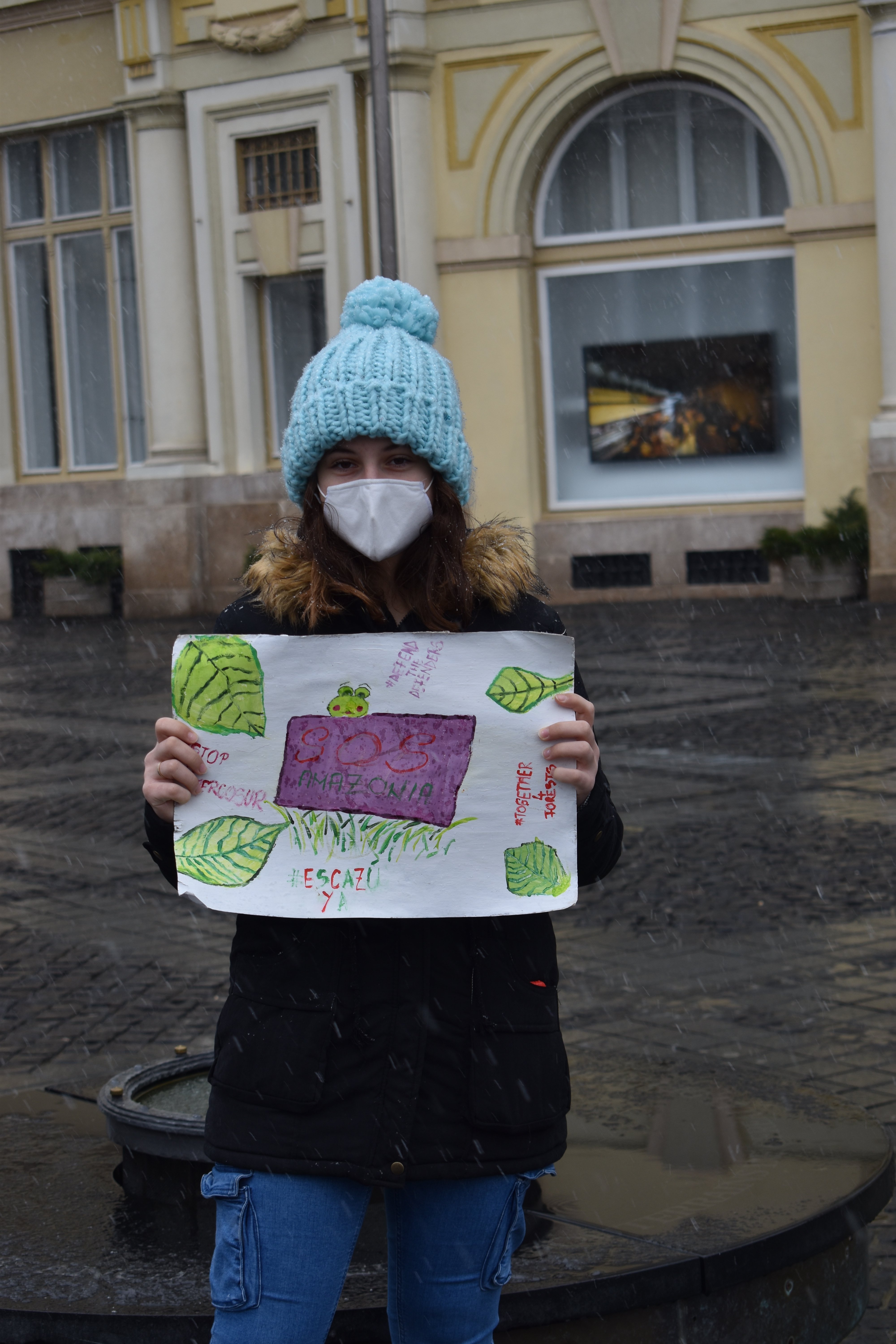 FOTO Protest în Piața Mare pe tema crizei climatice al celor de la Fridays For Future Sibiu