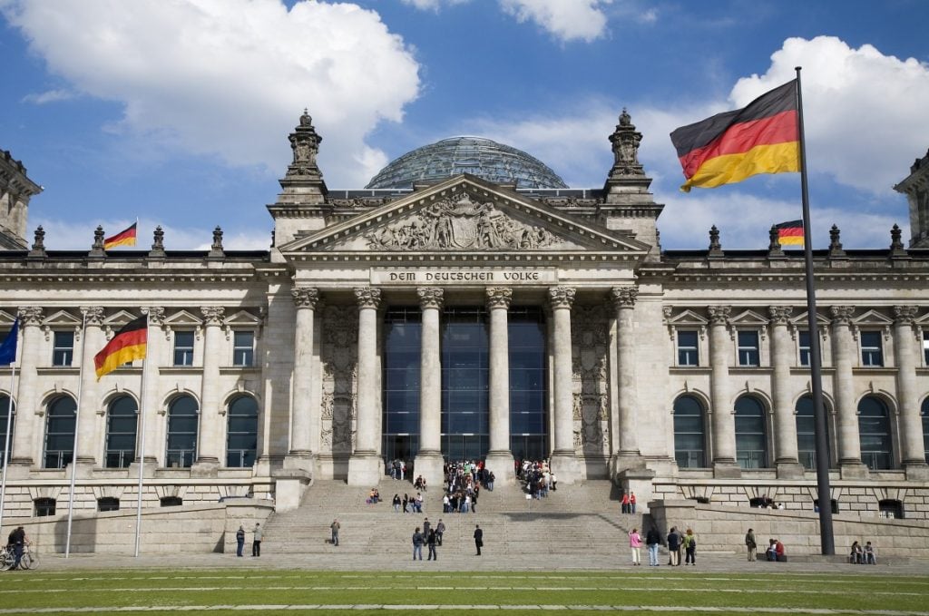 berlin-the-norman-foster-redesigned-german-bundestag-3833-qwll