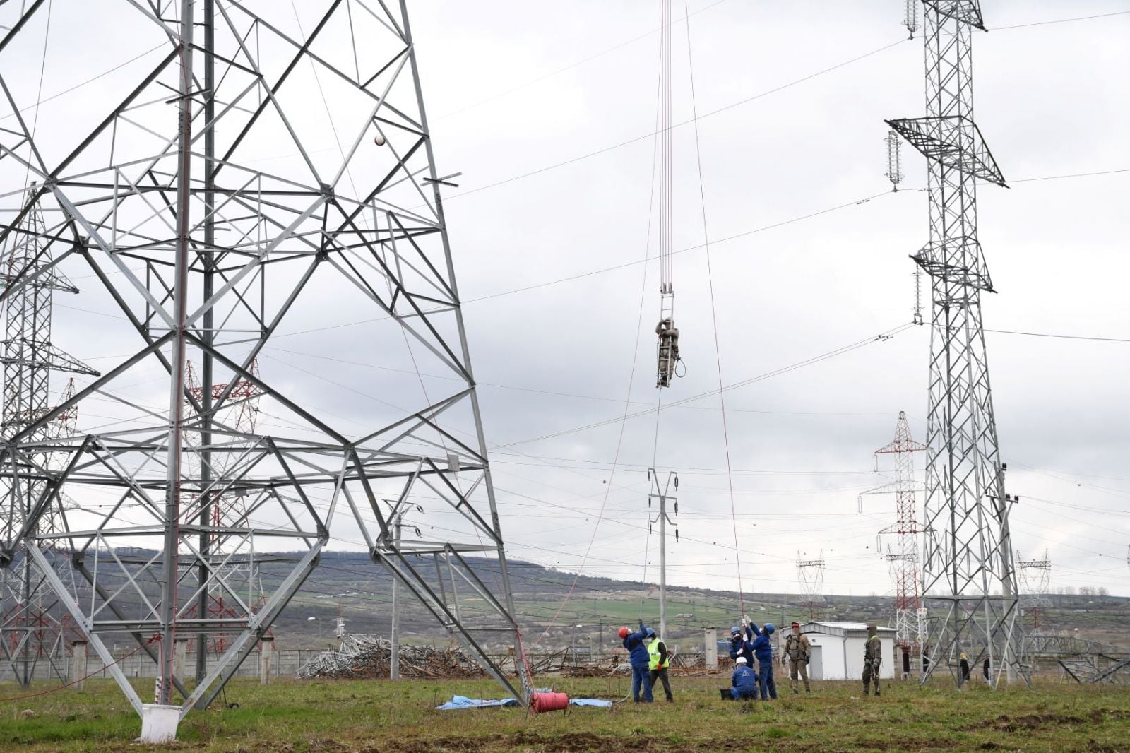 Primul poligon de testare şi antrenament pentru lucru sub tensiune din România, construit la Sibiu