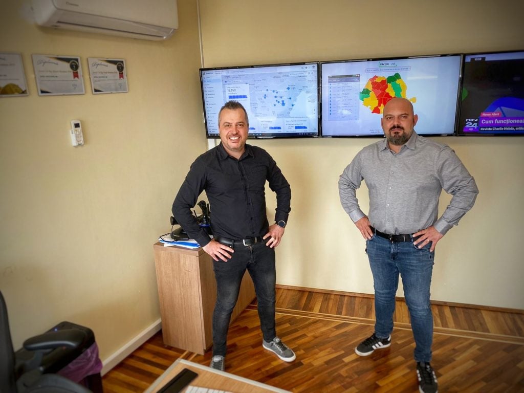 Traian Oprean (stânga). Foto: Turnulsfatului.ro