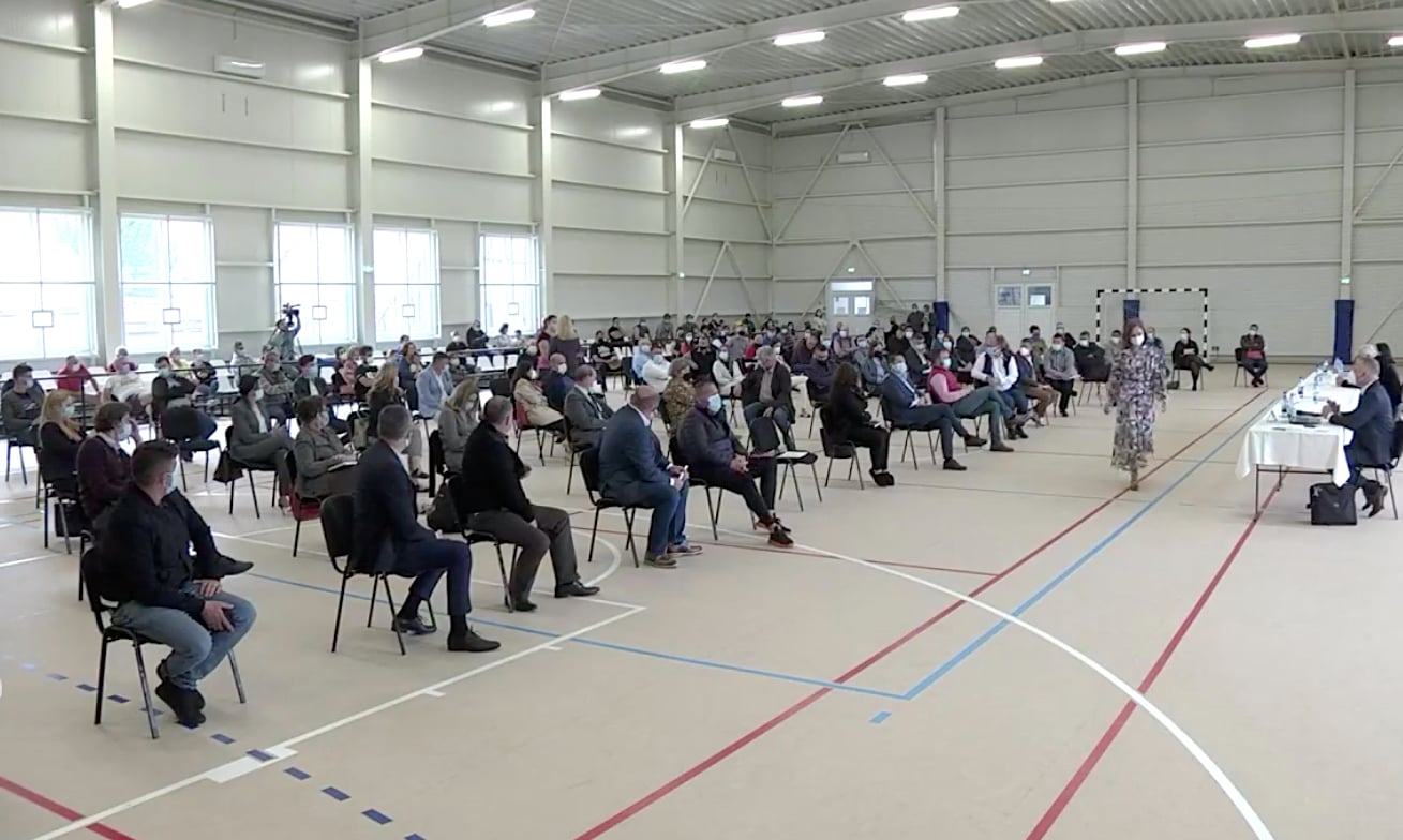 Video Cum ratează Sibiul 100 de mil. de euro din cauza mirosului gunoaielor. ”Dacă e nevoie, otrăvim fântânile!”