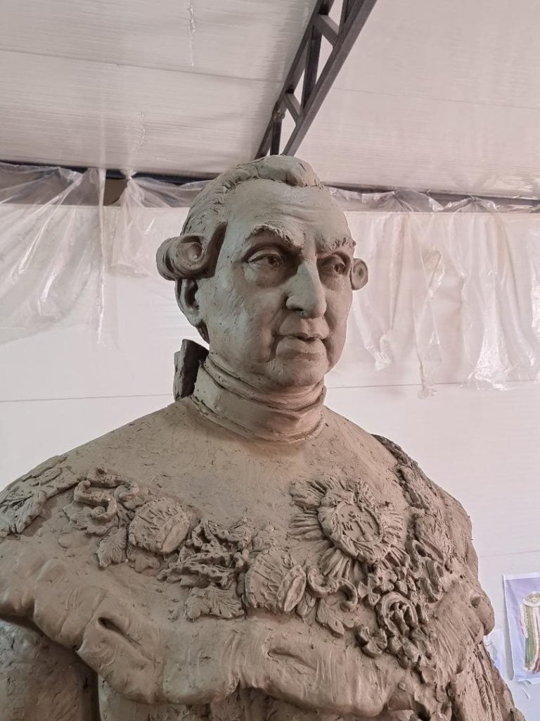 statuie-brukenthal-piata-mare-1-ub12