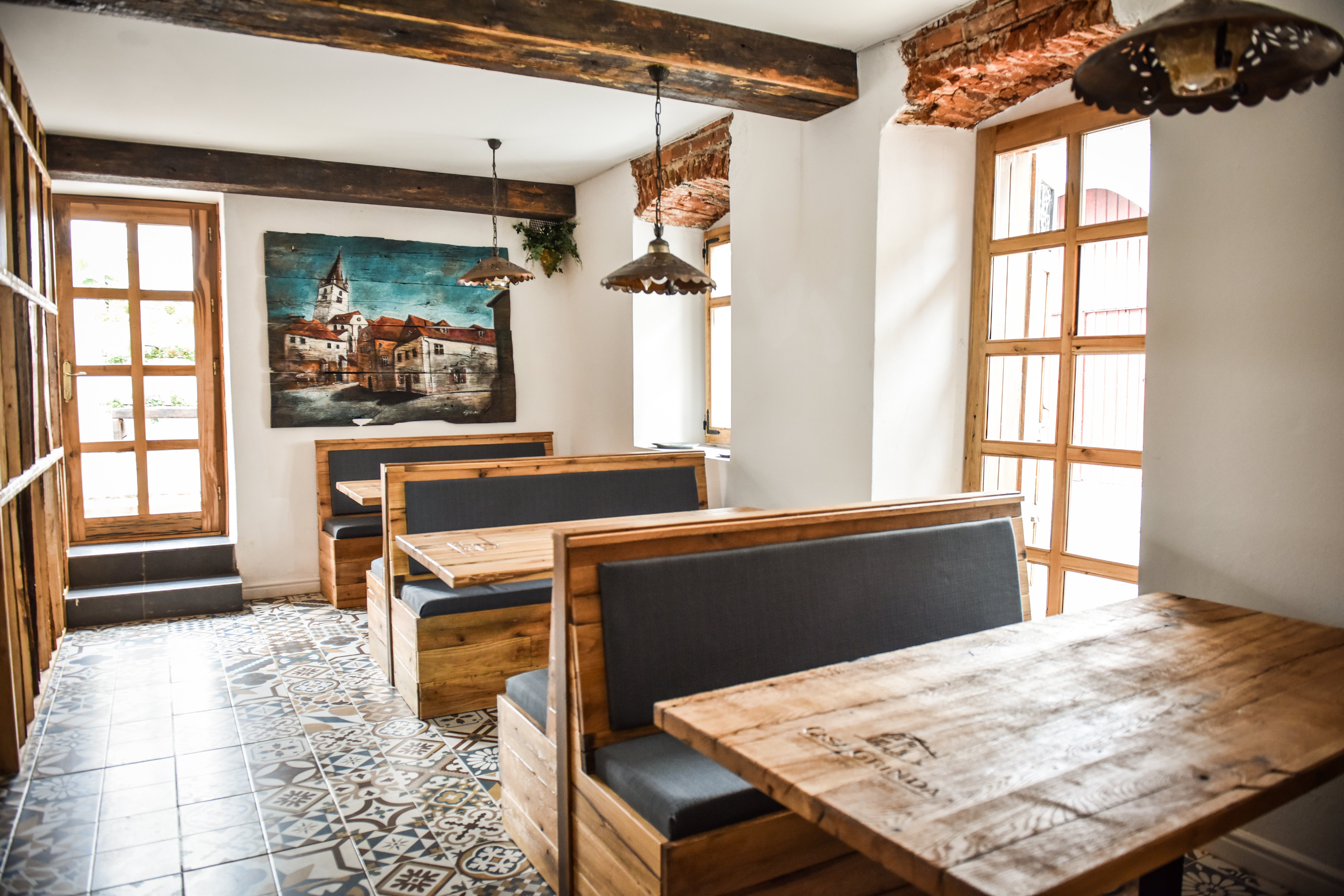 Centrul Sibiului, animat de un nou local. Casa Grinda este restaurantul deschis de un sibian întors din străinătate după aproape 20 de ani